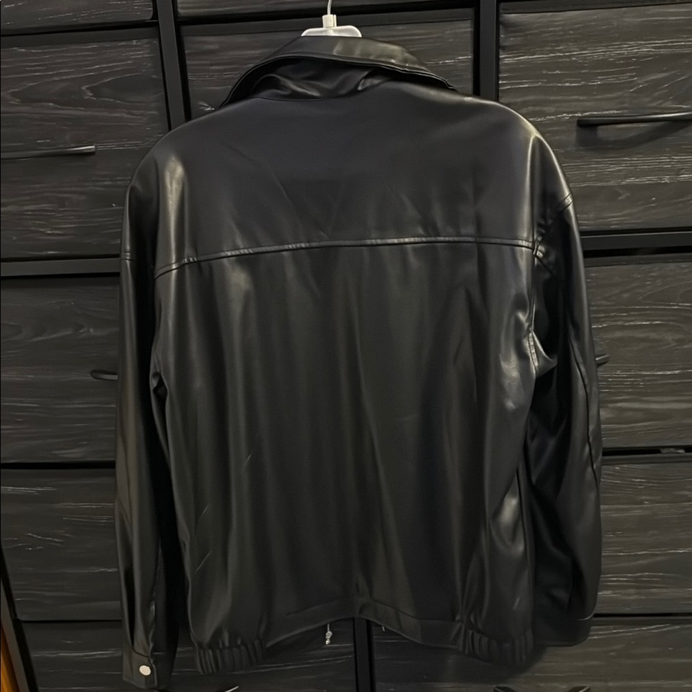 Versatile Black Leather Jacket With Full-Length Z… - image 2